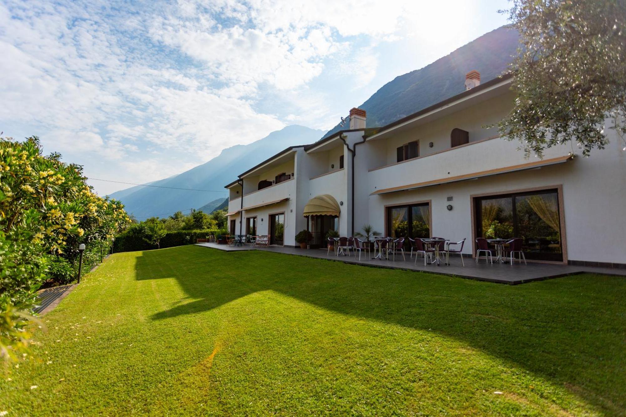 Hotel Alesi Malcesine Exterior photo